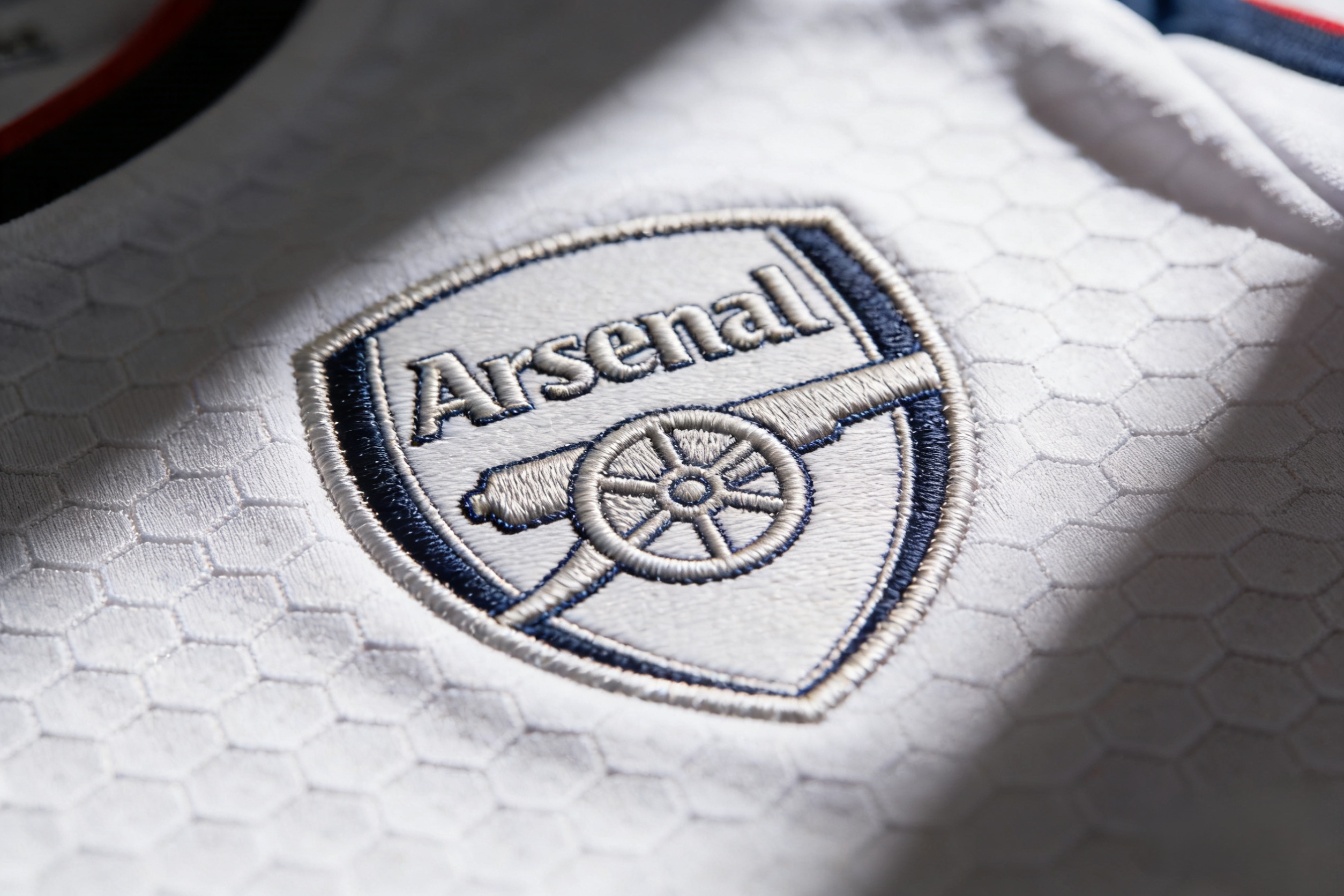 Jerserys.com secure shipping packaging with real-time order tracking.