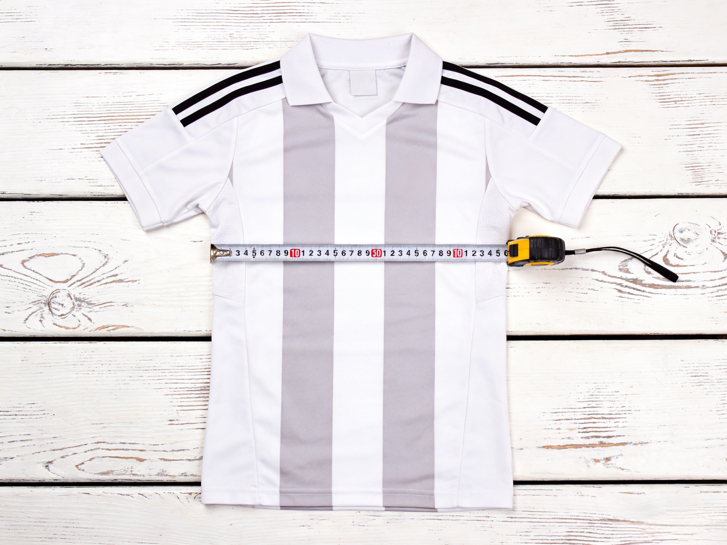  Measuring an Inter Milan jersey in inches for sizing